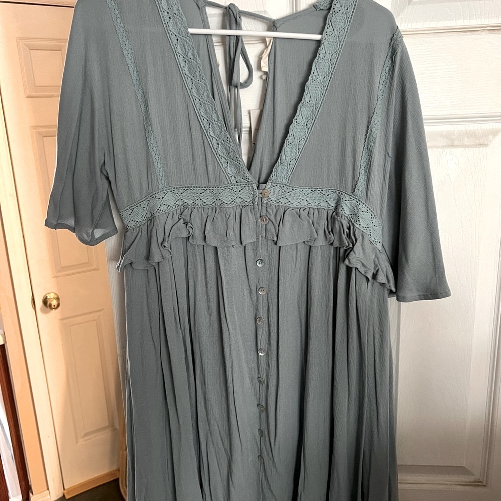 Super flattering, new with tags, medium Endless Blu mini dress.